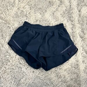 NAVY Lululemon hotty hot shorts